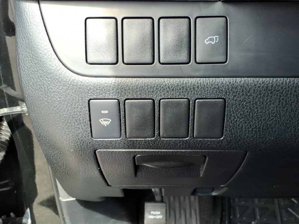 Used 2015 Toyota Highlander XLE FWD image 40