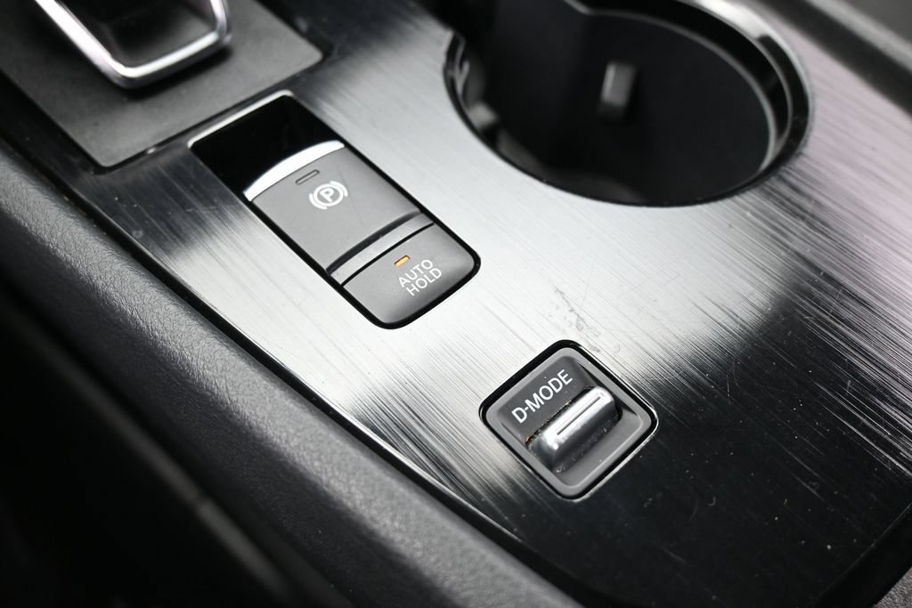 Used 2024 Nissan Rogue S FWD image 22
