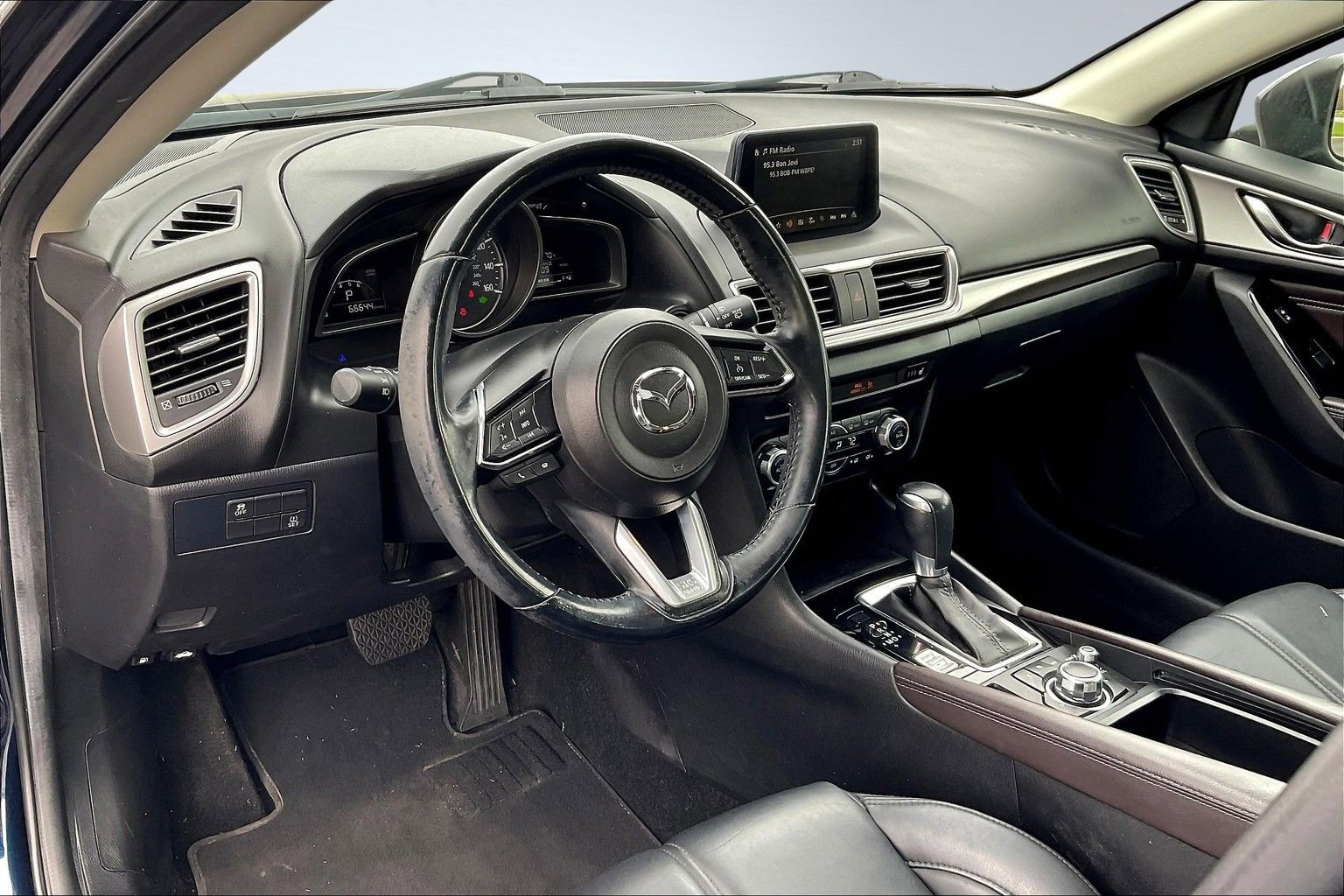 Used 2017 MAZDA MAZDA3 Touring image 12