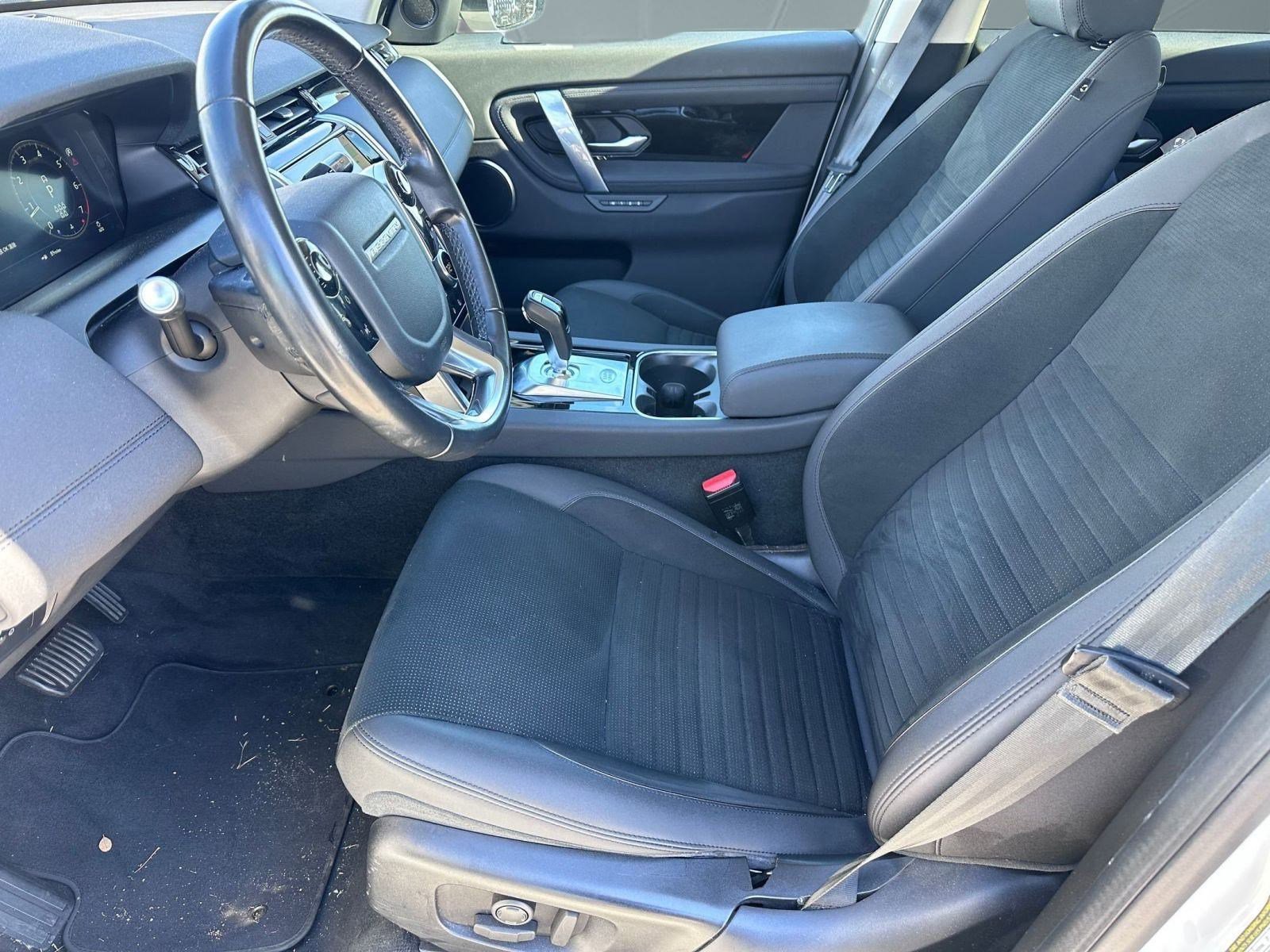 Used 2020 Land Rover Discovery Sport SE image 4