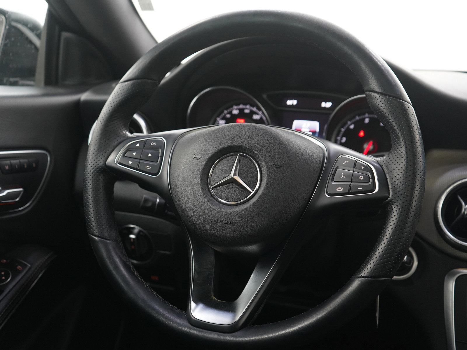 Used 2019 Mercedes-Benz CLA 250 4MATIC image 14