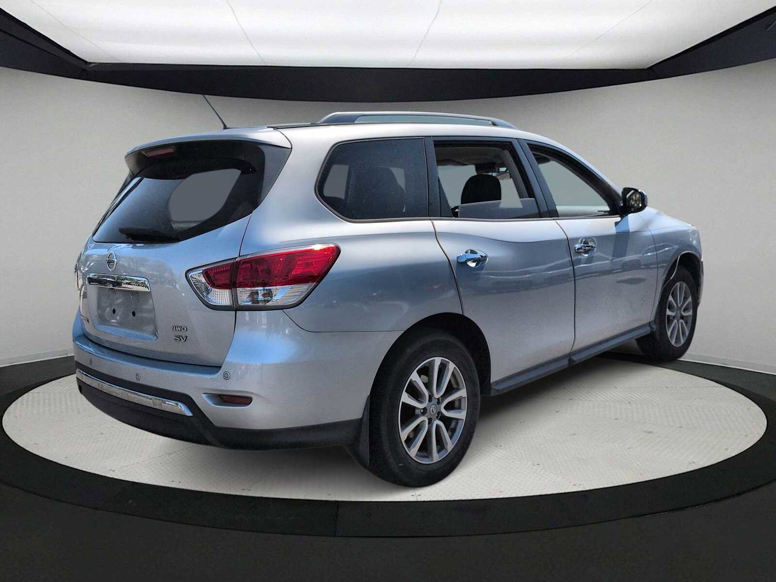 Used 2014 Nissan Pathfinder SV image 8