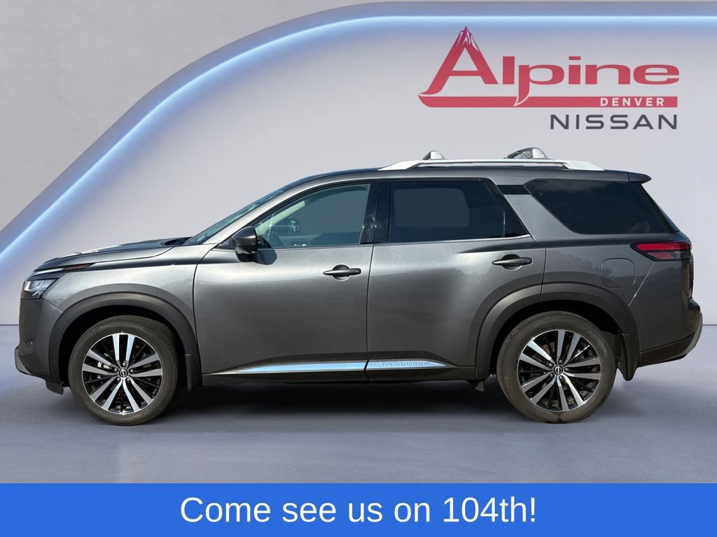 Used 2024 Nissan Pathfinder Platinum AWD/4WD image 2