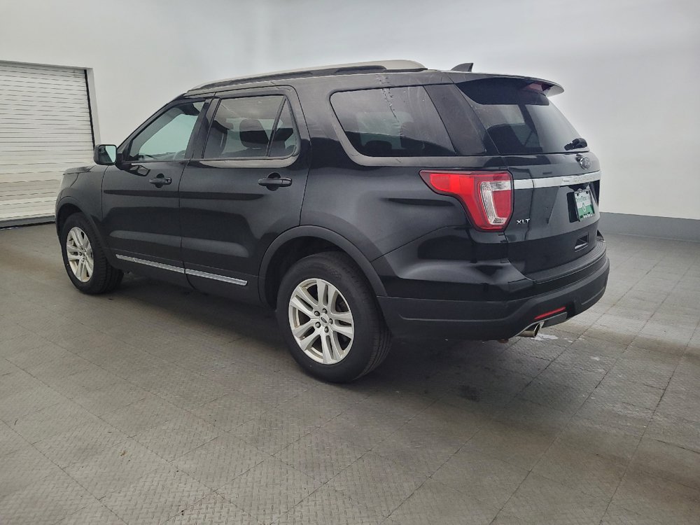 Used 2018 Ford Explorer XLT AWD/4WD image 3