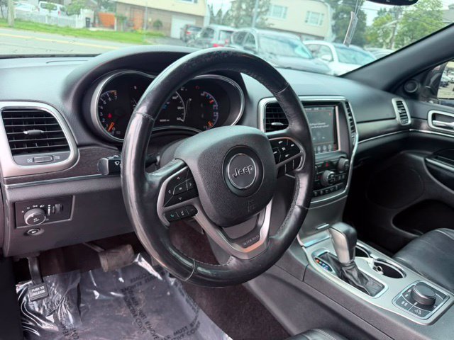 Used 2018 Jeep Grand Cherokee Limited AWD/4WD image 16