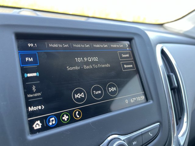 Used 2019 Chevrolet Equinox LT w/ LPO, Hit The Road Package FWD image 13