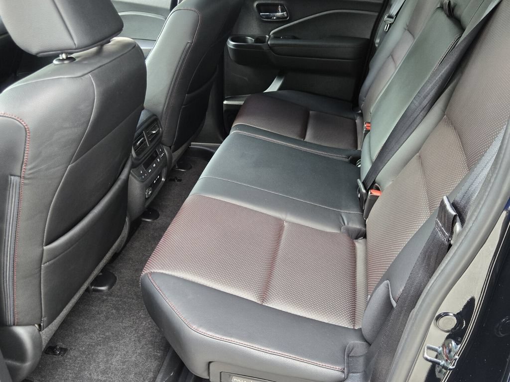 Certified 2025 Honda Ridgeline Black Edition image 11