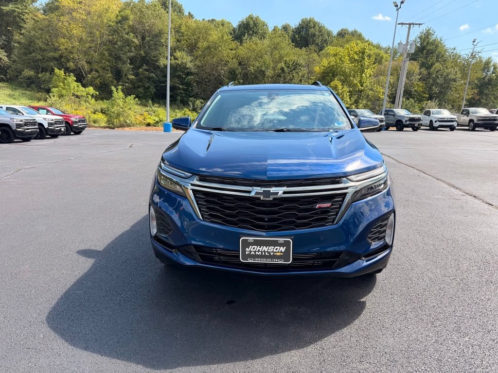 Used 2022 Chevrolet Equinox RS w/ Infotainment Package AWD/4WD image 3