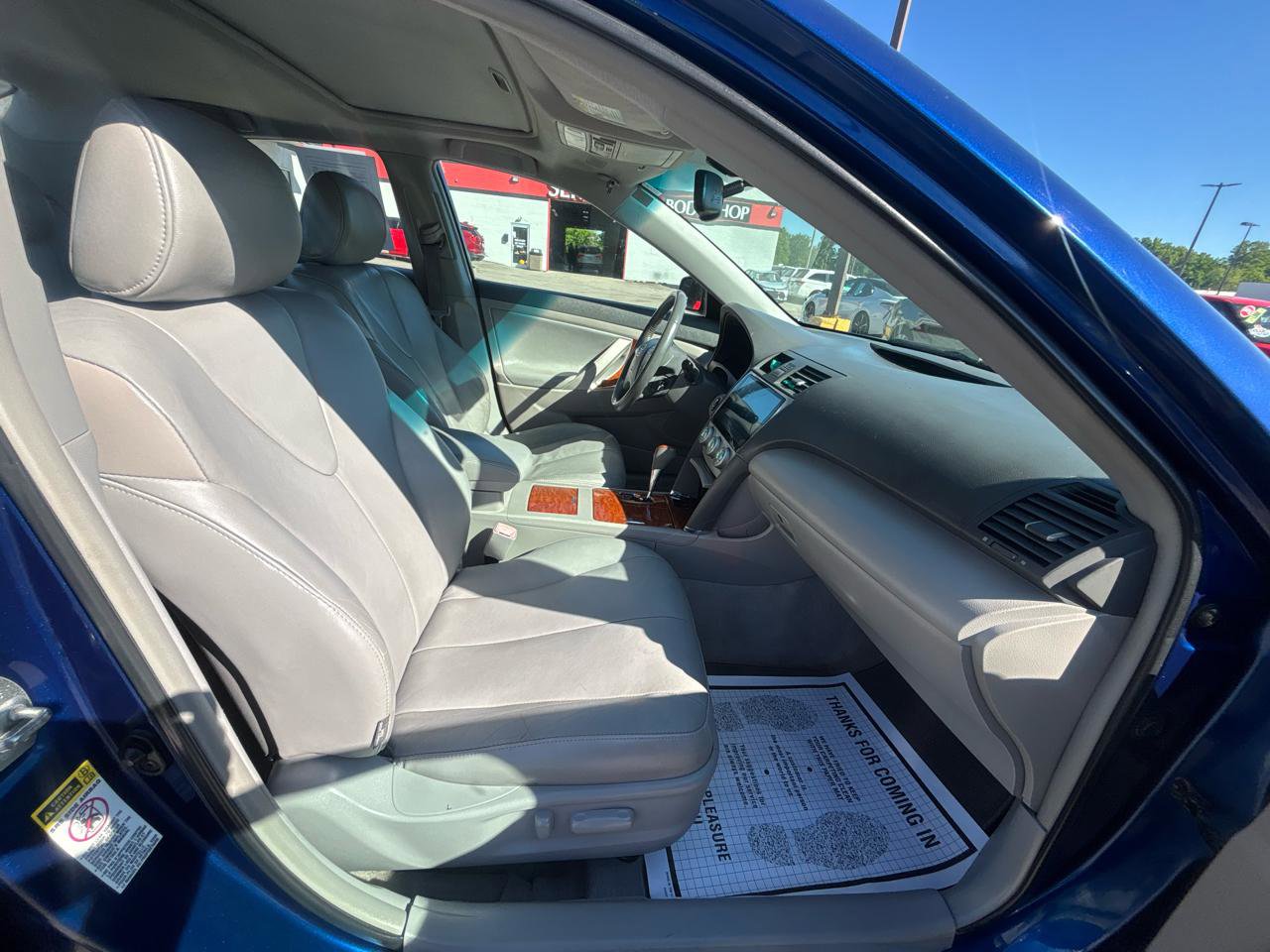 Used 2009 Toyota Camry XLE FWD image 10