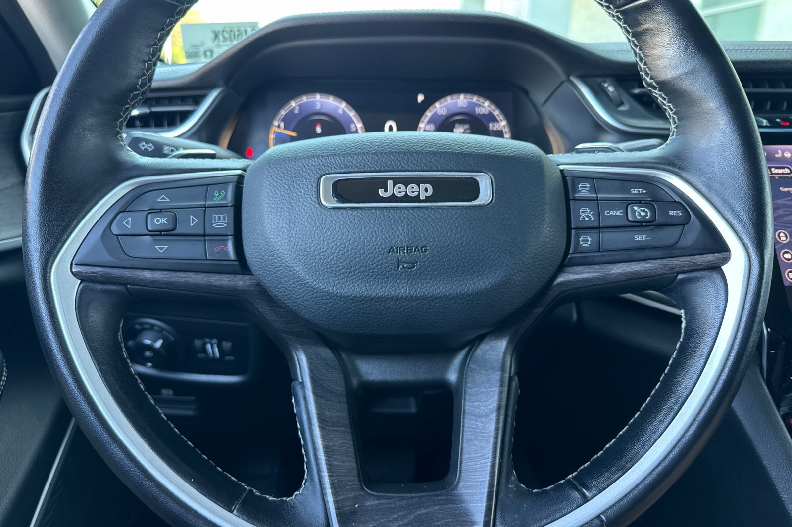 Used 2022 Jeep Grand Cherokee L Limited RWD image 33