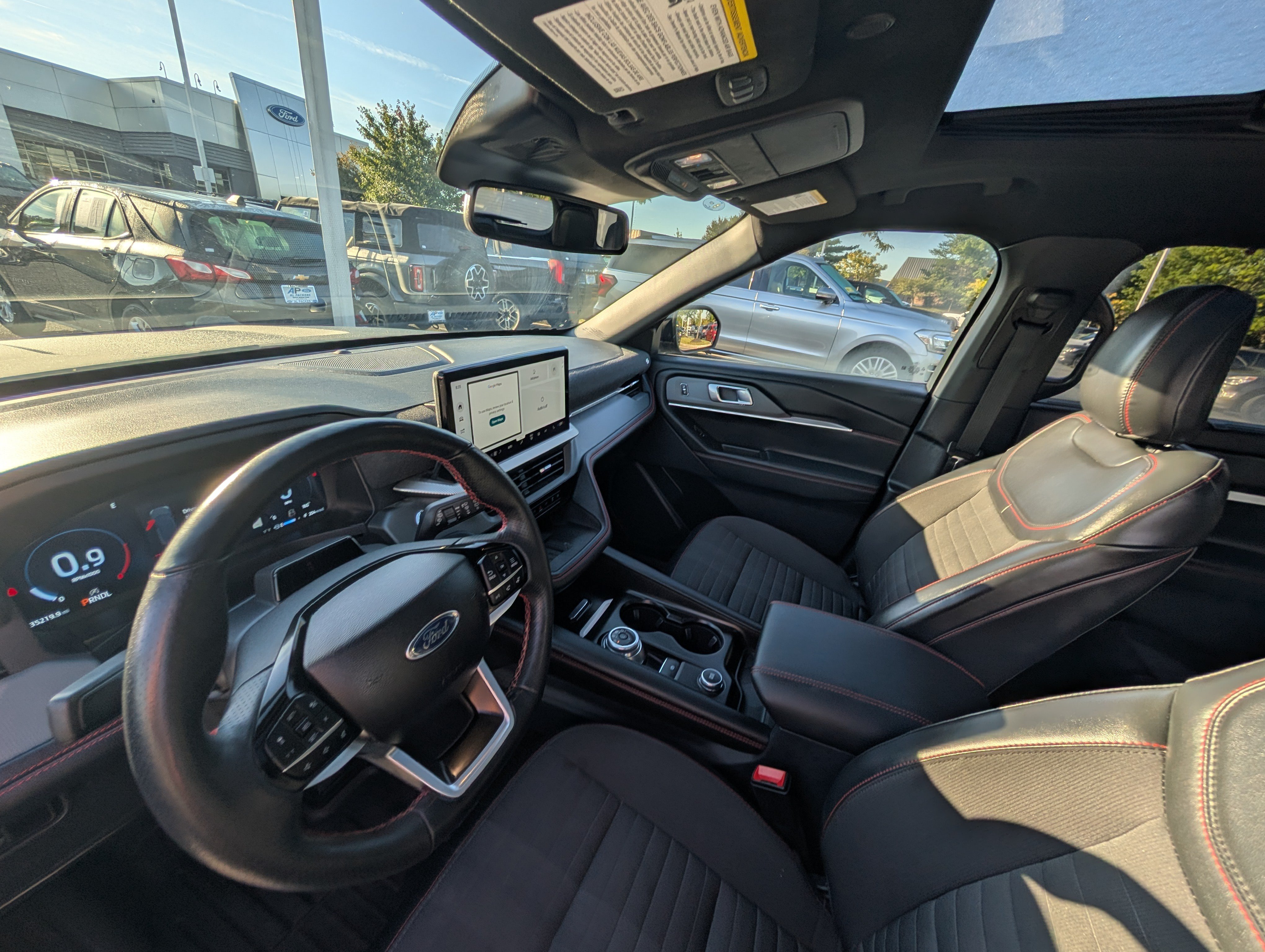 Certified 2025 Ford Explorer ST-Line w/ Premium Package AWD/4WD image 20