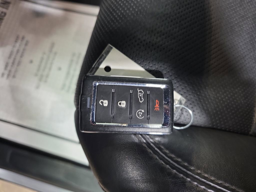 Used 2023 Jeep Wagoneer L Series II image 38