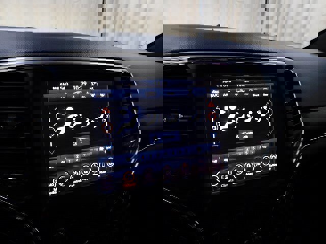 Used 2018 Jeep Grand Cherokee Limited w/ Luxury Group II image 29