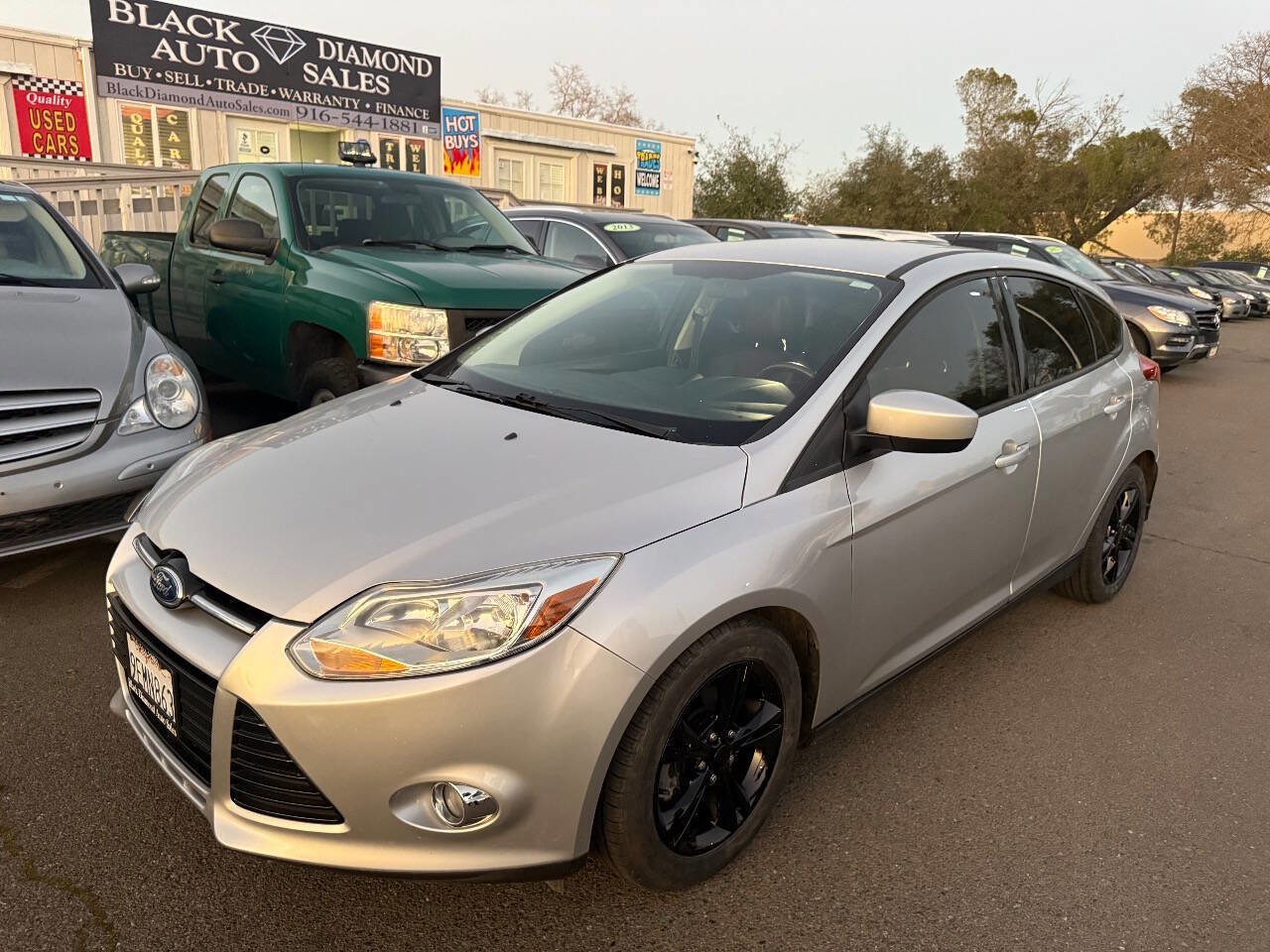 Used 2012 Ford Focus SE image 1