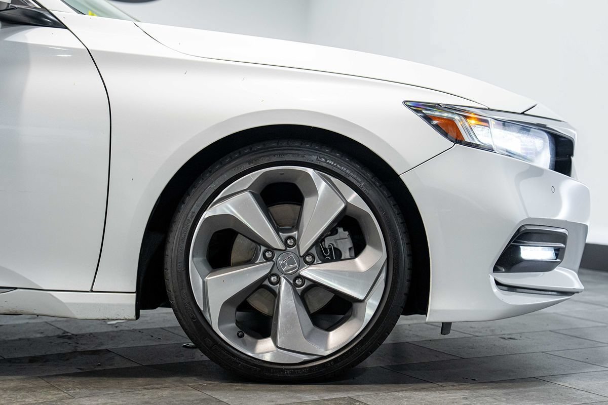 Used 2019 Honda Accord Touring image 9