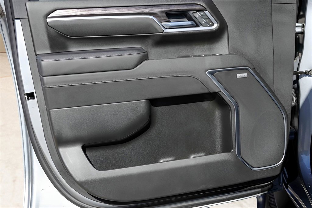 Used 2025 Chevrolet Silverado 2500 LTZ w/ LTZ Convenience Package image 22