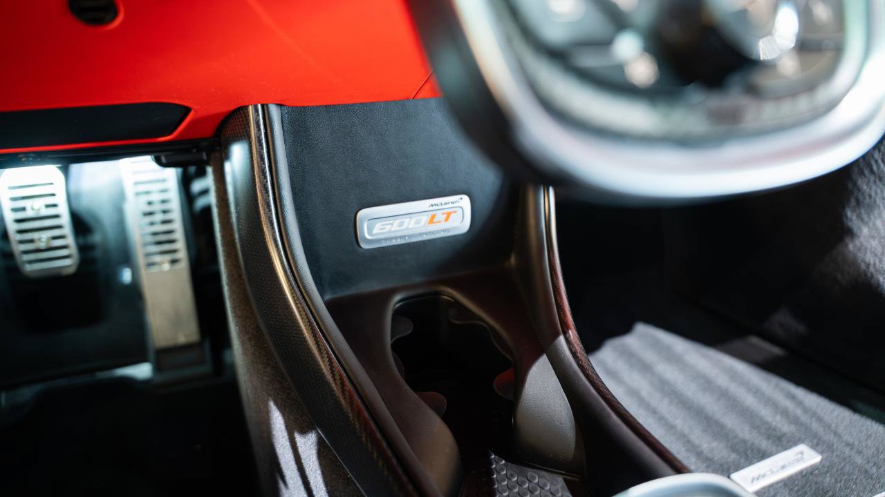 Used 2019 McLaren 600LT RWD image 18