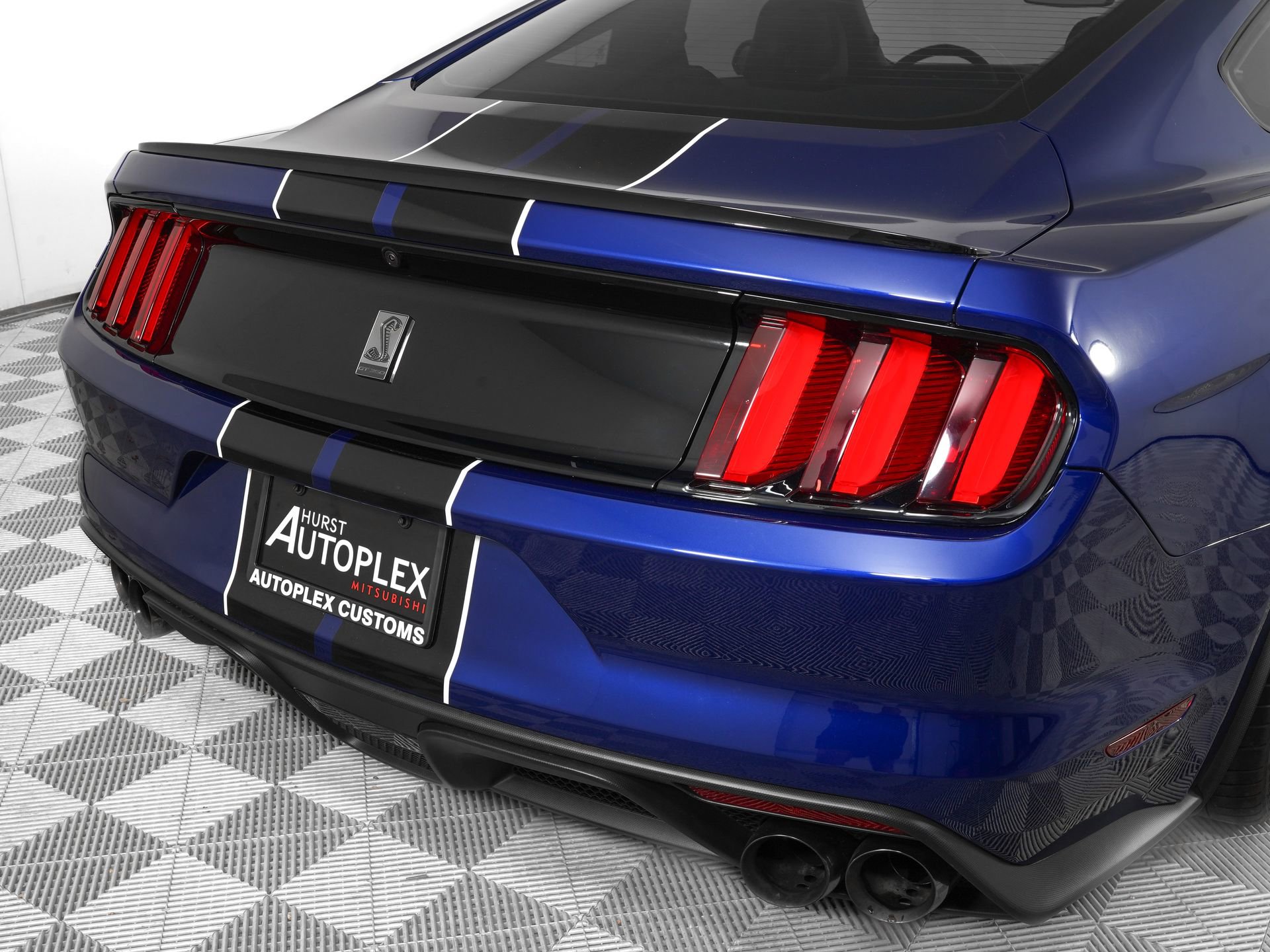 Used 2016 Ford Mustang Shelby GT350 w/ Technology Package image 31