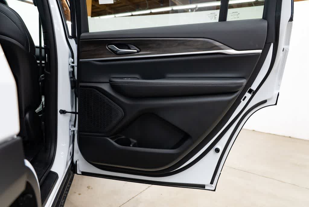 New 2026 Jeep Grand Cherokee L 4WD image 29