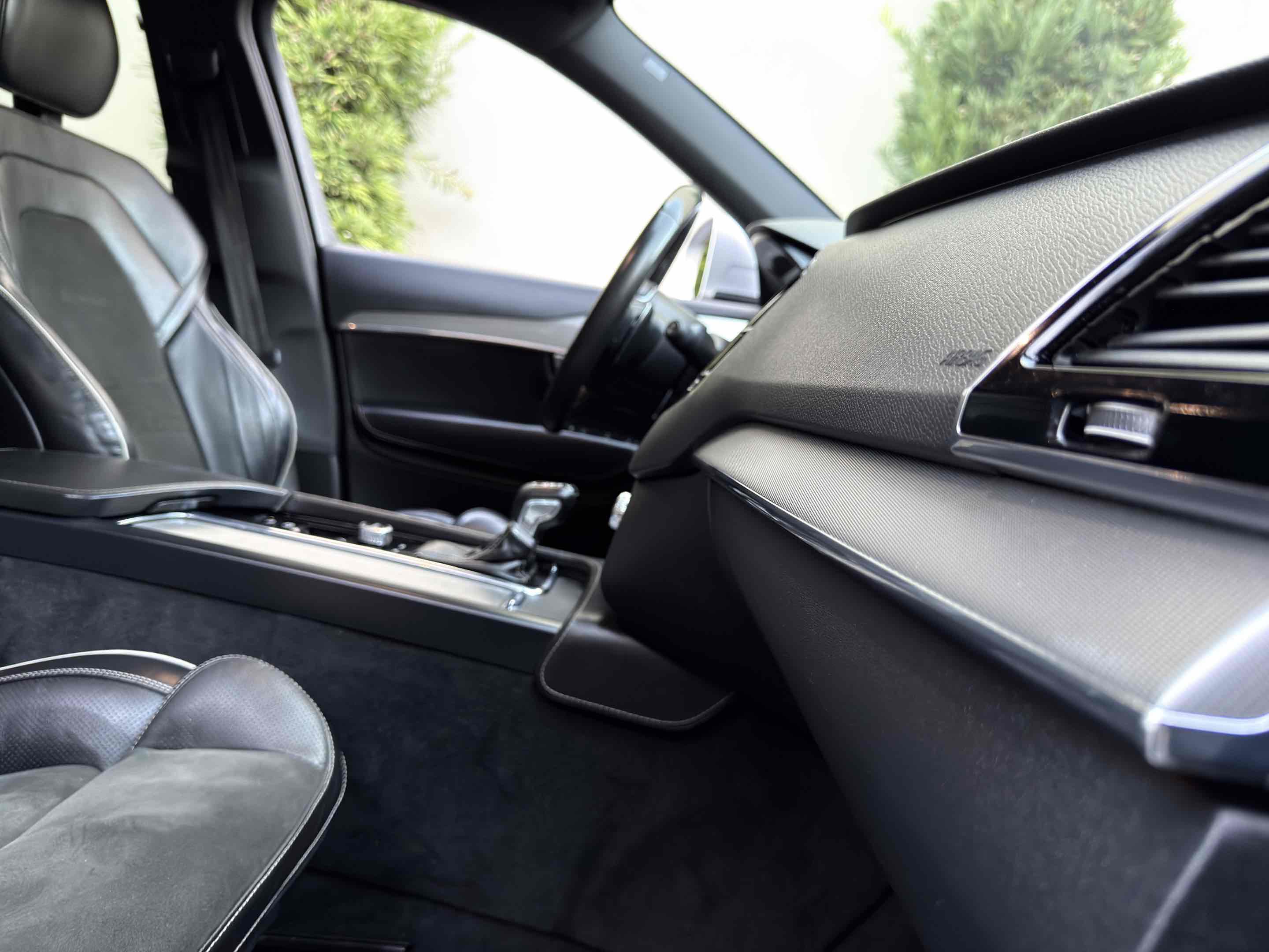 Used 2016 Volvo XC90 T6 R-Design w/ Vision Package image 81