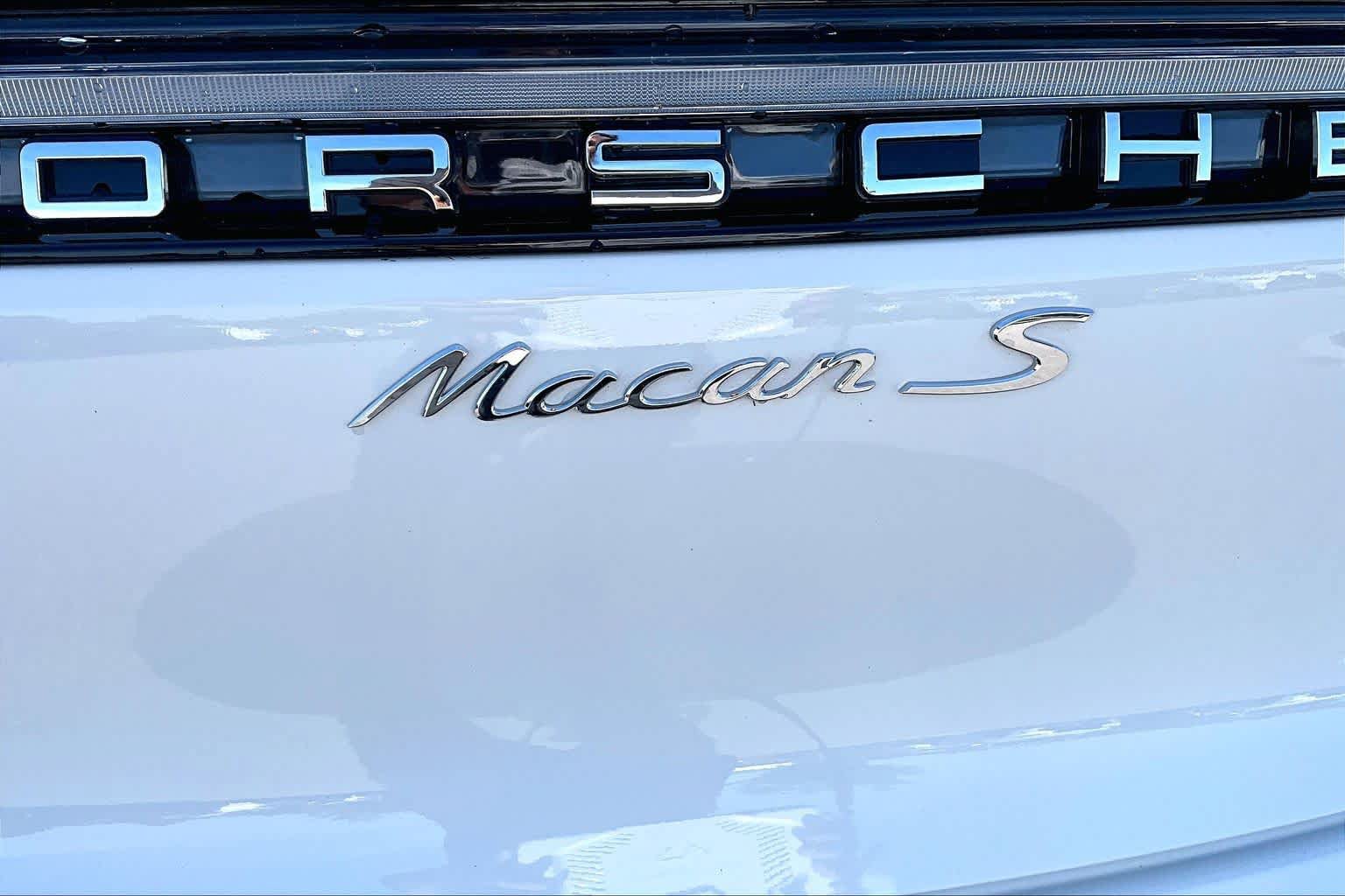 Used 2023 Porsche Macan S AWD/4WD image 32