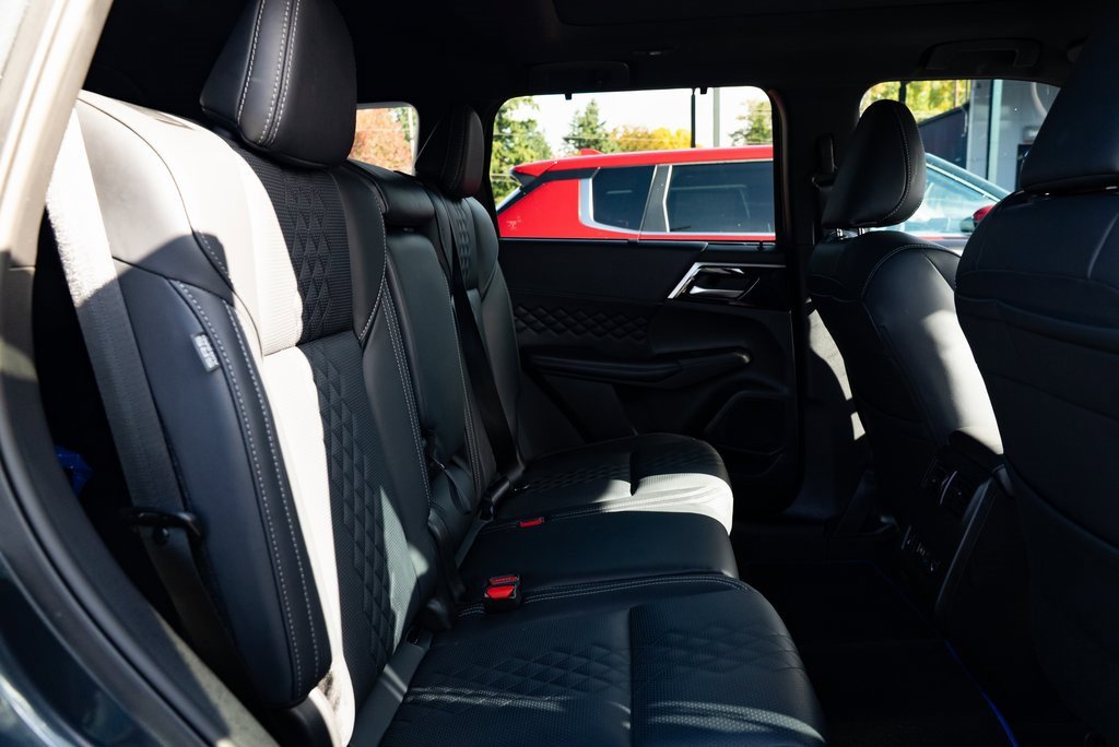 Used 2025 Mitsubishi Outlander SEL Black Edition image 21