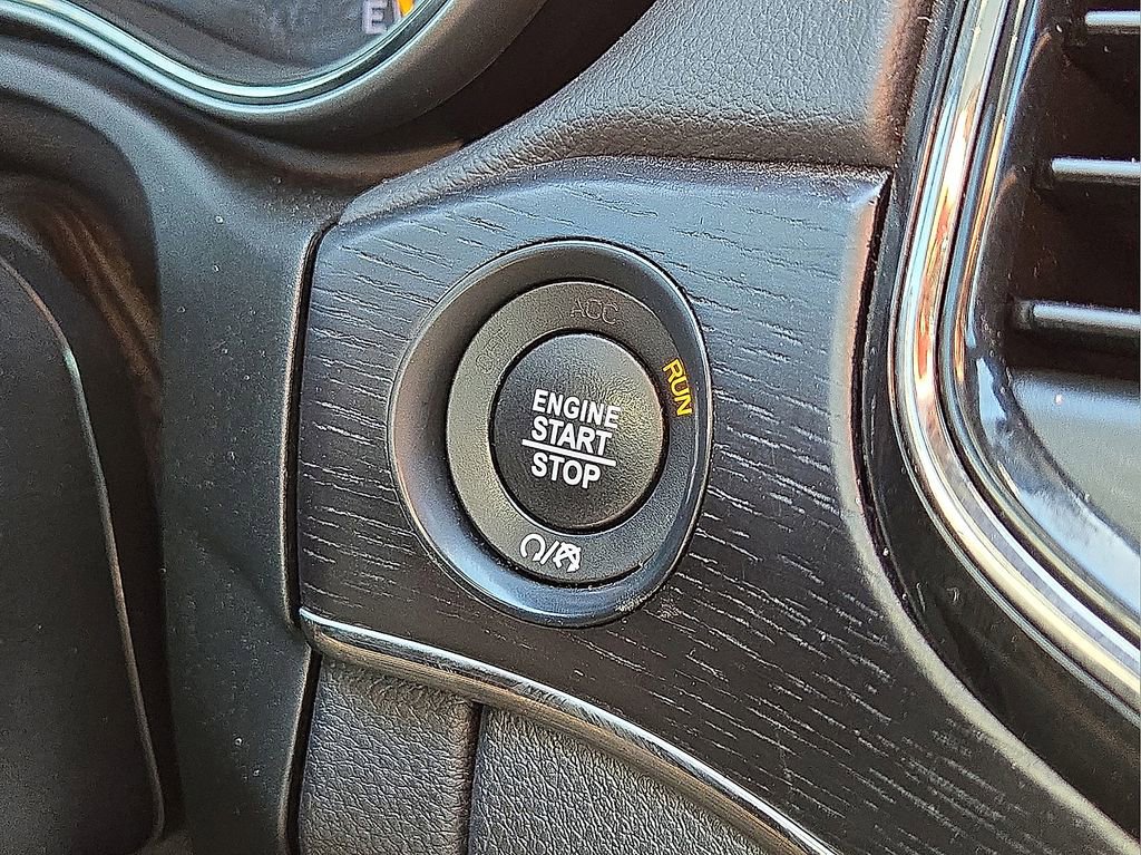 Used 2020 Jeep Grand Cherokee High Altitude AWD/4WD image 32