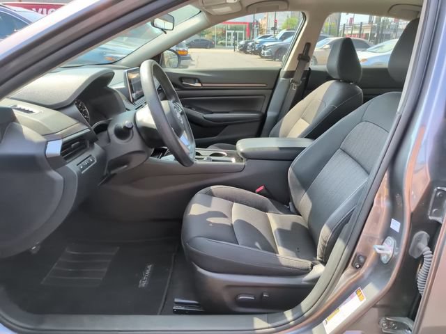 Used 2024 Nissan Altima 2.5 SV FWD image 11