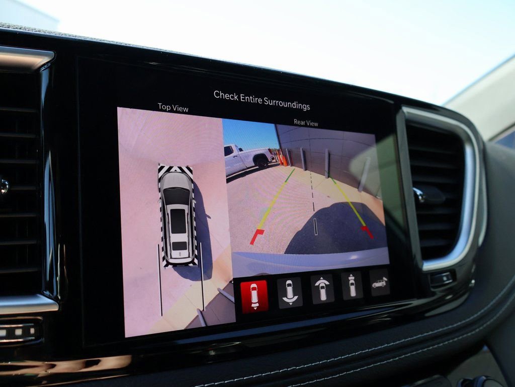 New 2026 Chrysler Pacifica Limited w/ S Appearance Package FWD image 34