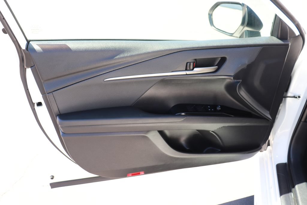 Used 2025 Toyota Camry SE FWD image 10