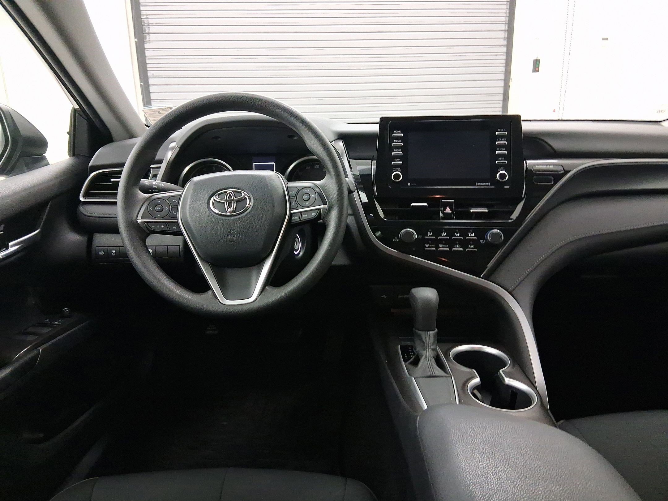 Used 2021 Toyota Camry LE image 4