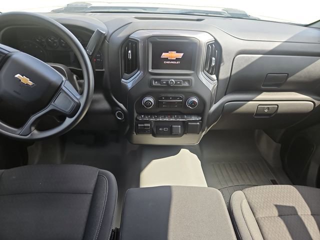 Used 2025 Chevrolet Silverado 2500 Custom w/ Custom Value Package image 10
