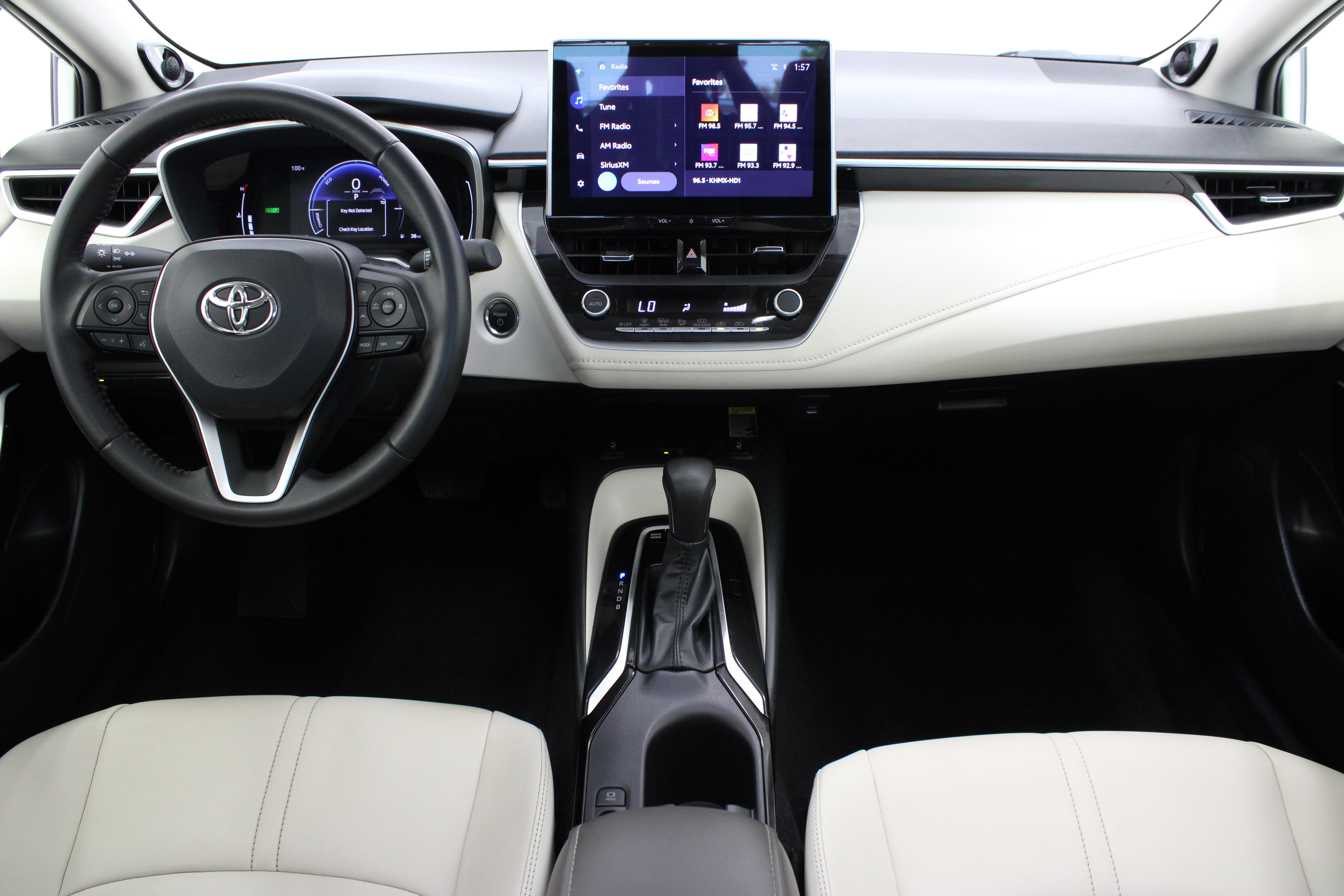 Used 2025 Toyota Corolla XLE FWD image 28