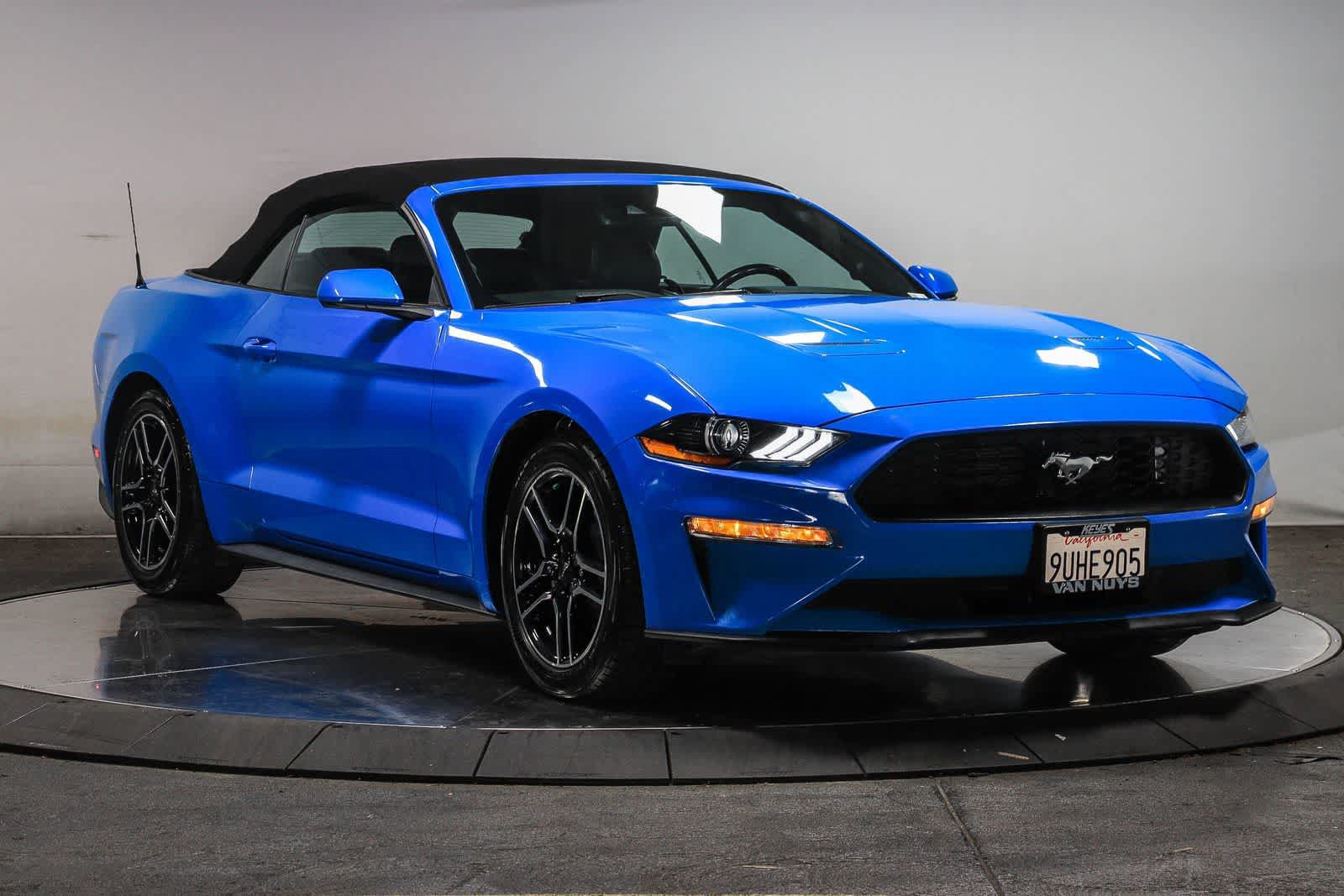 Used 2022 Ford Mustang Premium RWD image 5