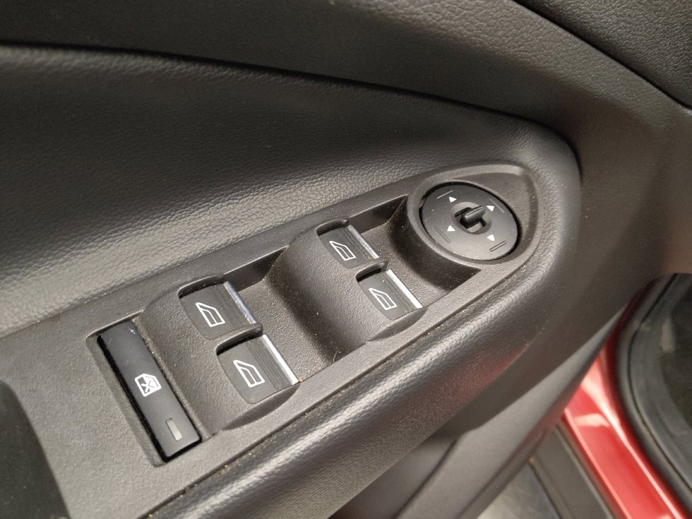 Used 2018 Ford Escape Titanium w/ Ford Safe & Smart Package image 27