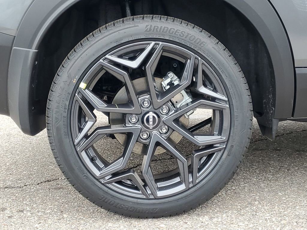 New 2025 Nissan Kicks SR image 5