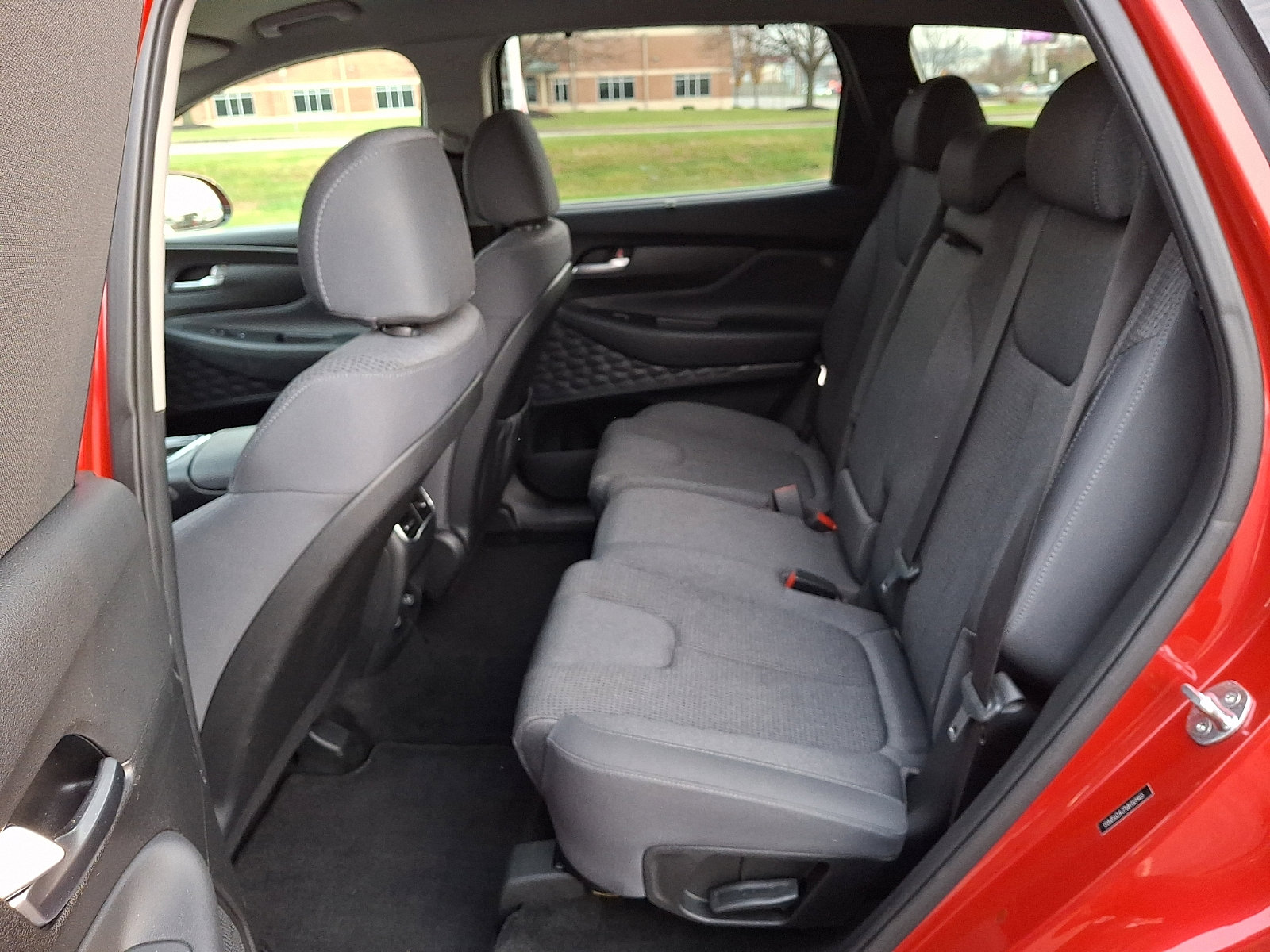 Used 2021 Hyundai Santa Fe SEL w/ Convenience Package image 12