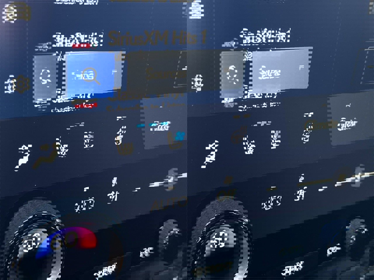 Used 2025 Lexus GX 550 w/ Cold Area Package image 18