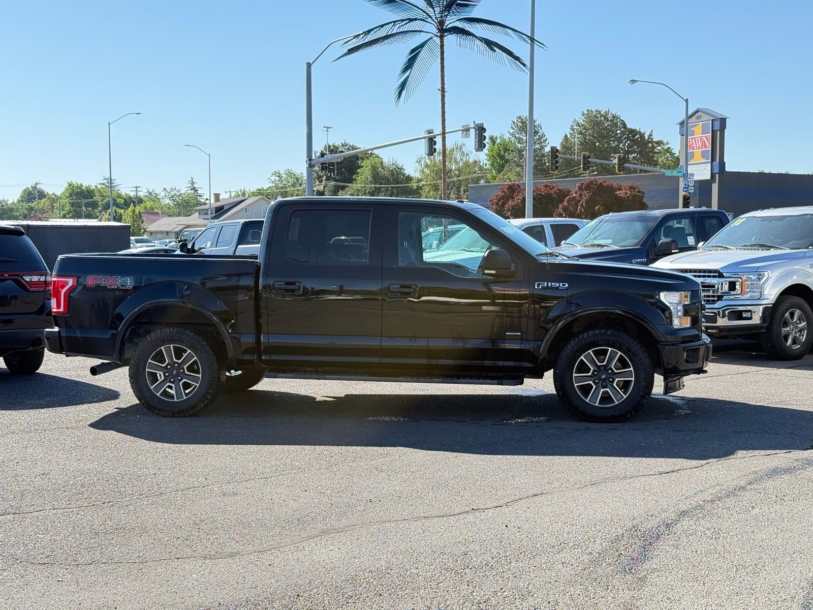 Used 2017 Ford F150 XLT w/ Equipment Group 302A Luxury image 3