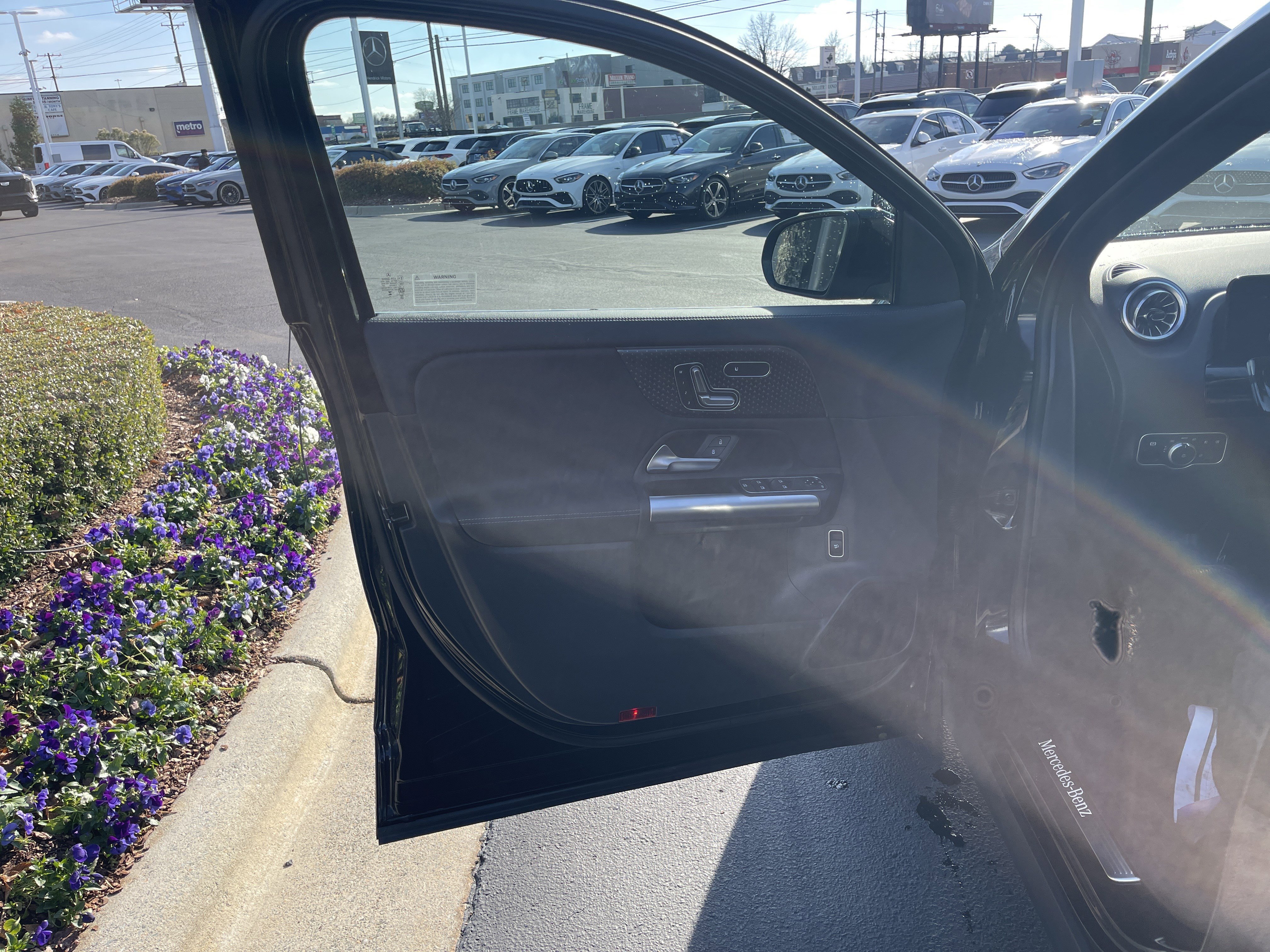 Certified 2025 Mercedes-Benz GLA 250 4MATIC w/ Driver Assistance Package image 14