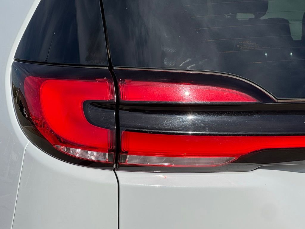 Used 2022 Chrysler Pacifica Touring-L FWD image 14