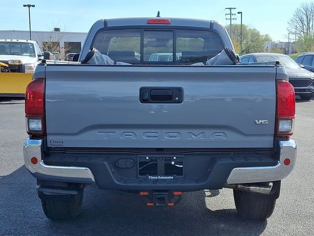 Used 2018 Toyota Tacoma TRD Off-Road image 8