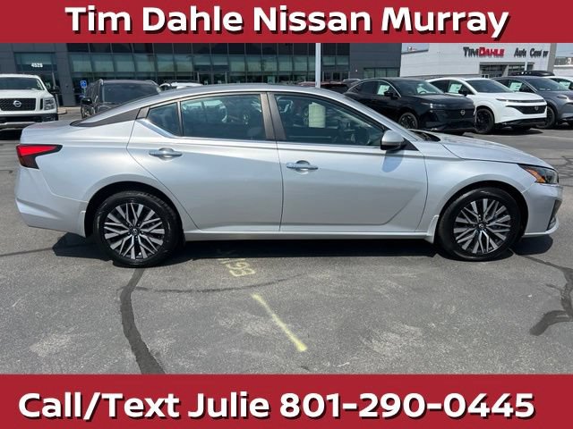 Used 2023 Nissan Altima 2.5 SV w/ SV Premium Package AWD/4WD image 13