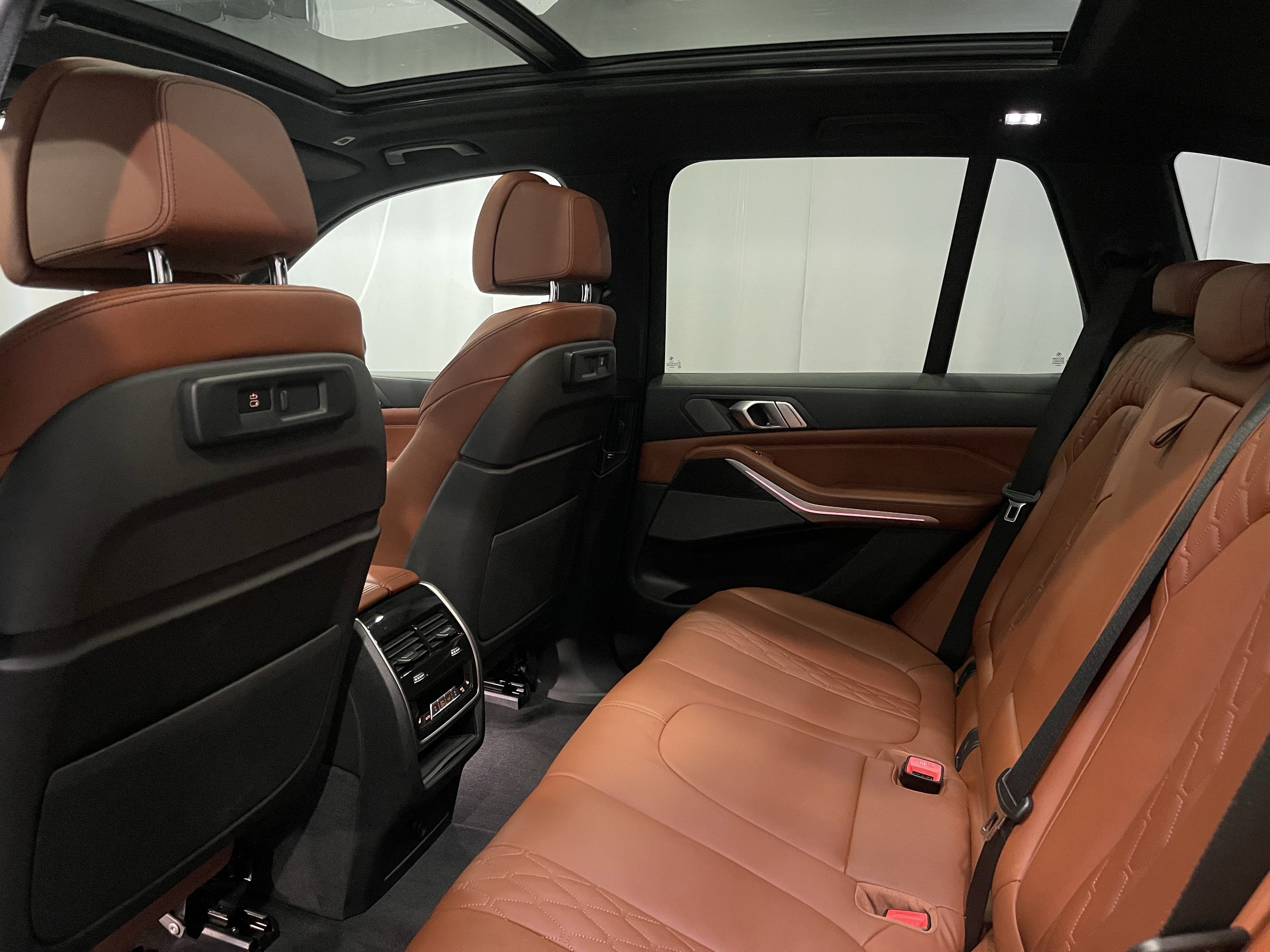 Used 2022 BMW X5 M50i w/ Premium Package image 24