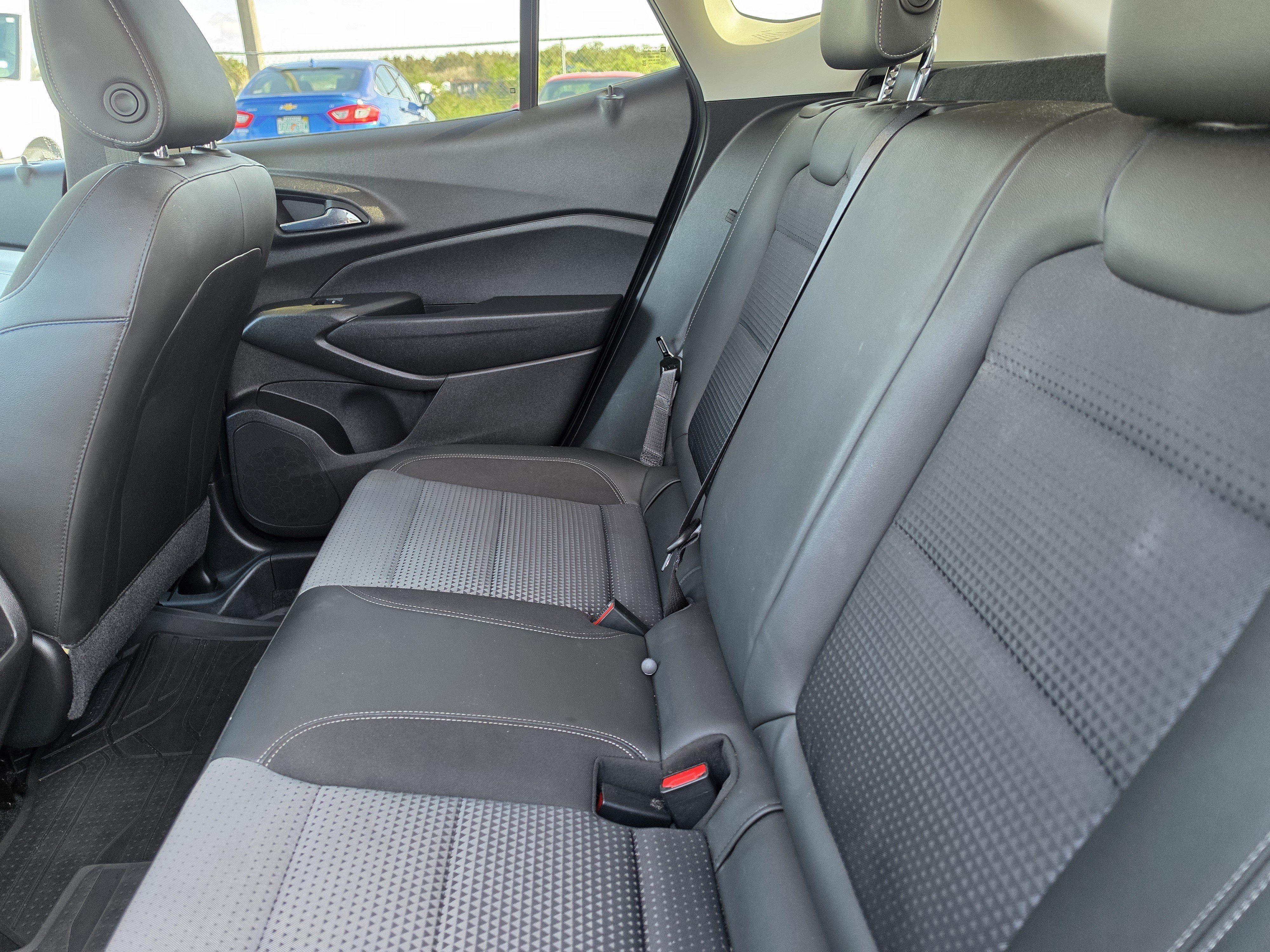 Certified 2024 Chevrolet Trax LT w/ Sunroof Package FWD image 11