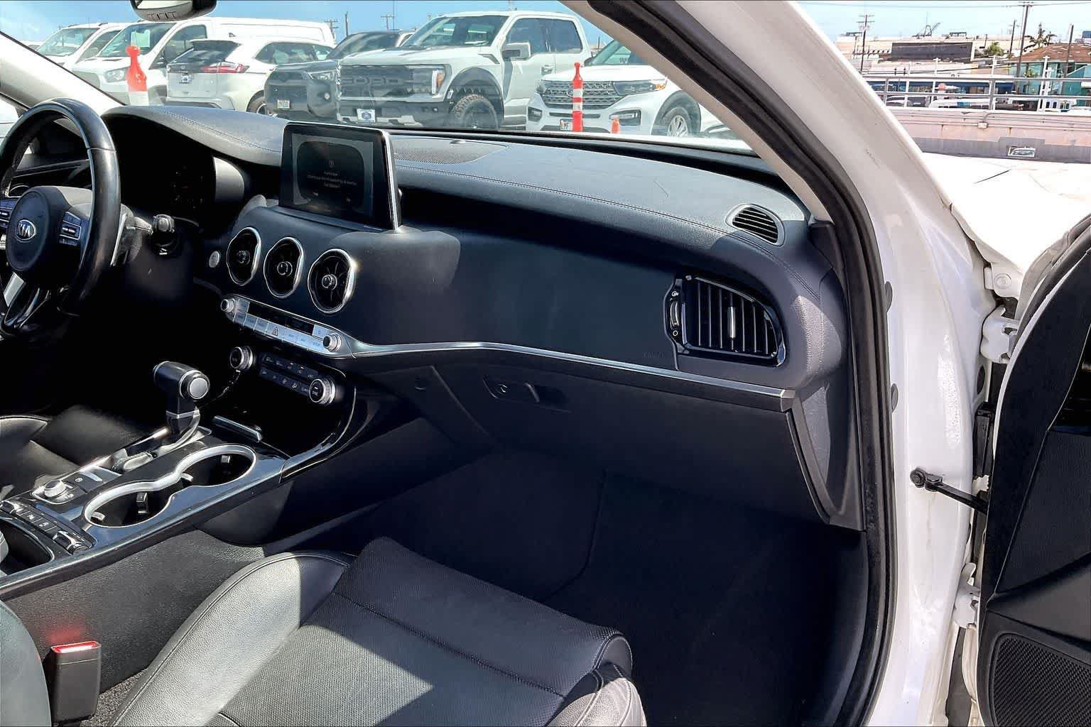 Used 2018 Kia Stinger Premium RWD image 23