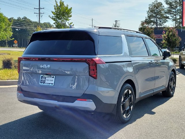 New 2027 Kia Carnival EX FWD image 4