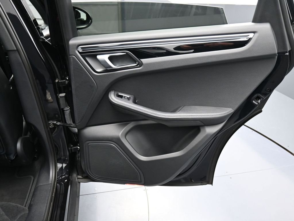 Certified 2023 Porsche Macan Turbo image 25