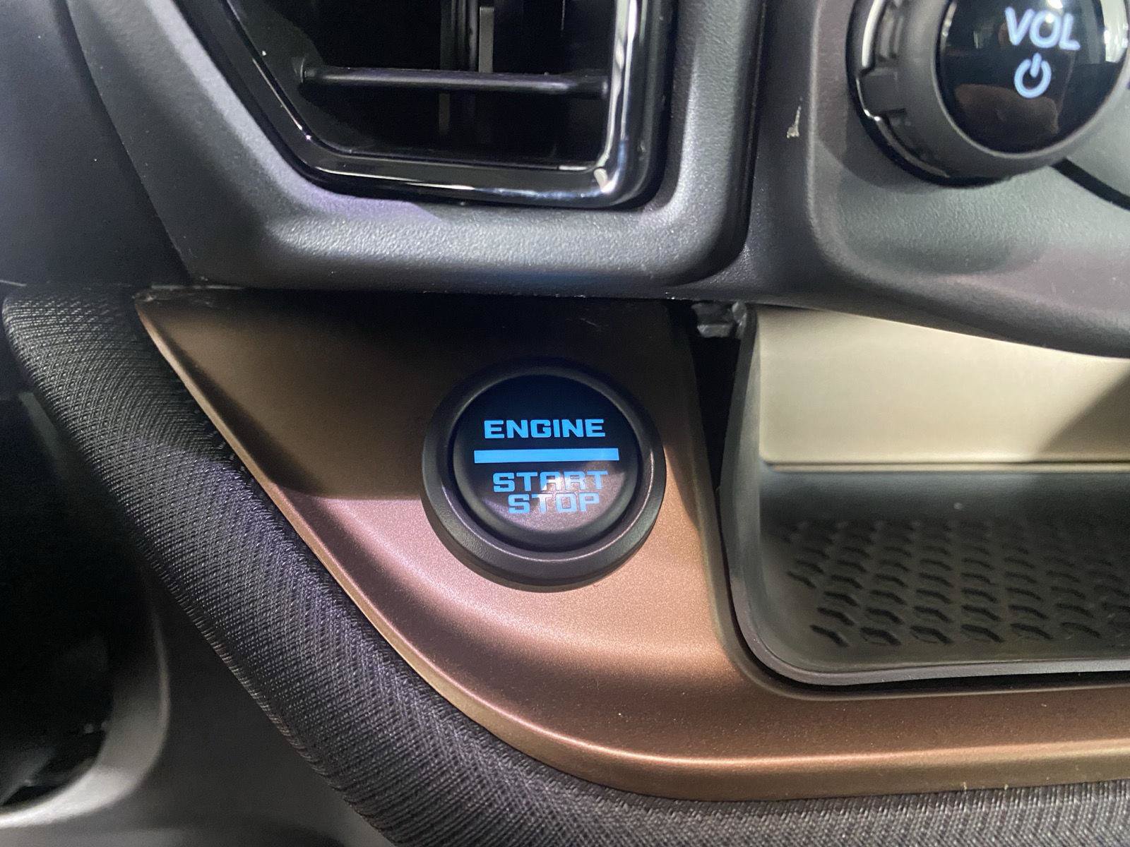 Used 2024 Ford Bronco Sport Outer Banks w/ Tech Package AWD/4WD image 18