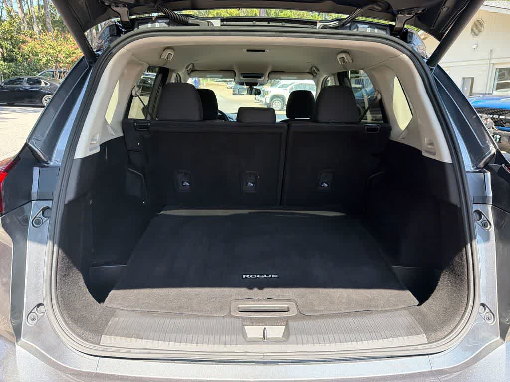 Used 2024 Nissan Rogue SV AWD/4WD image 16